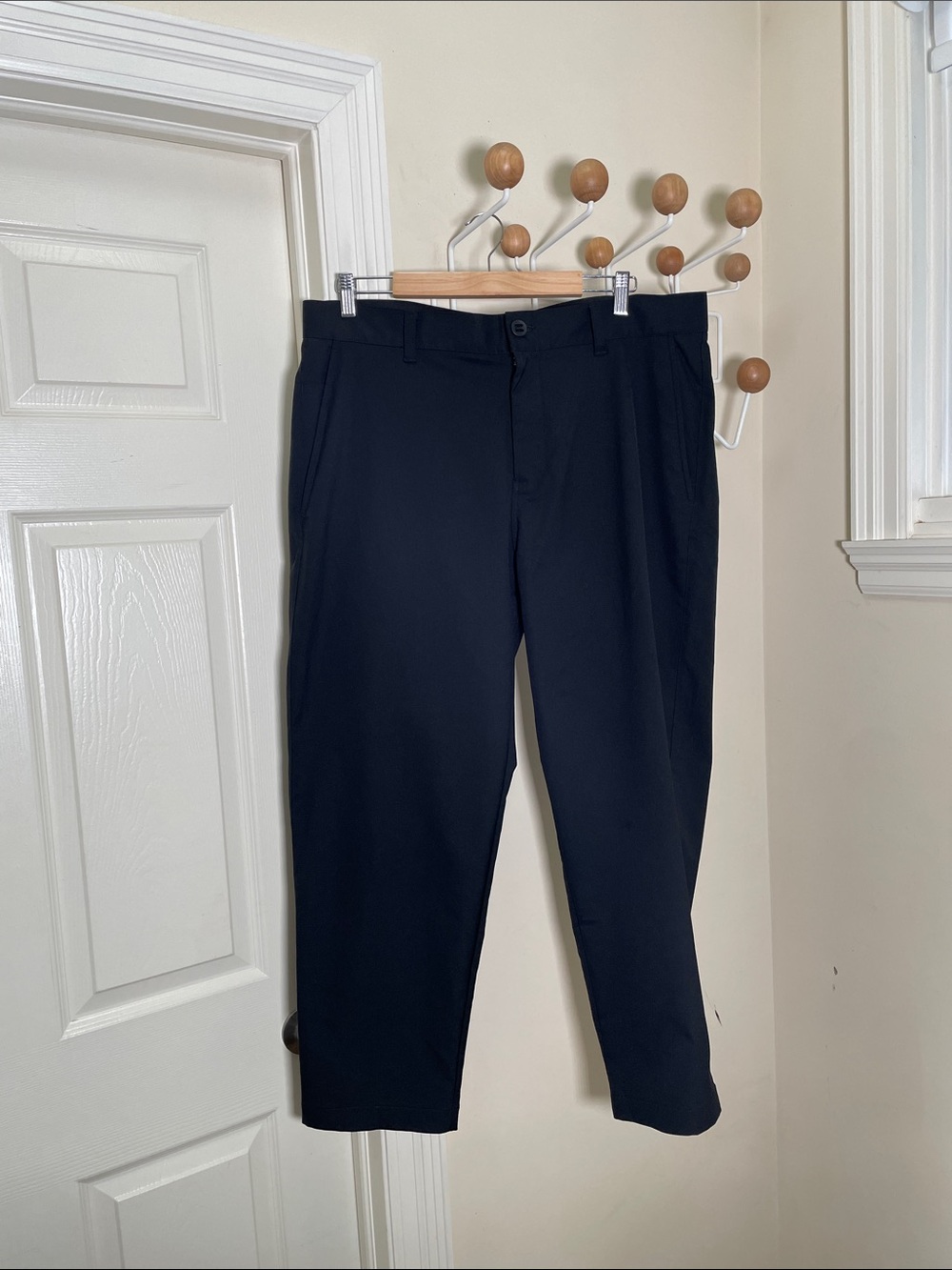 Lululemon Relaxed-Tapered Smooth Twill Trouser Cropped Black 36